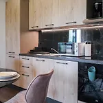 Teona Luxury With 2 And Terrace Sea View