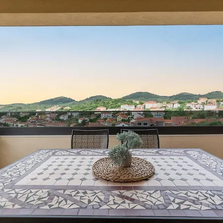 Teona Luxury With Jacuzzi And Terrace Sea View, First Floor Apartmán