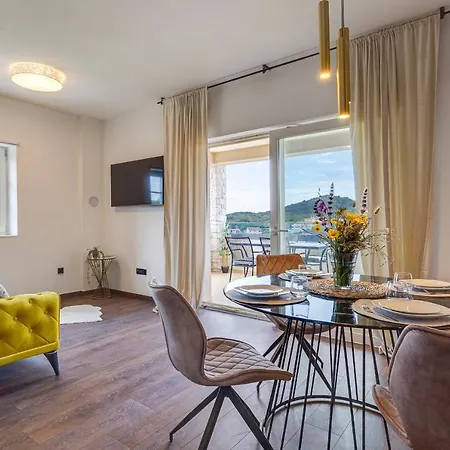 Apartmán Teona Luxury With Jacuzzi And Terrace Sea View, First Floor *