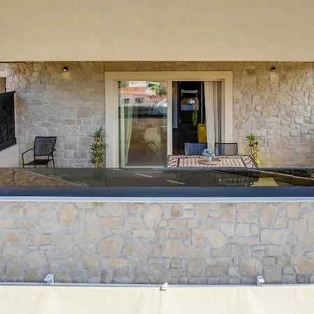 Teona Luxury With Jacuzzi And Terrace Sea View, First Floor Apartmán *