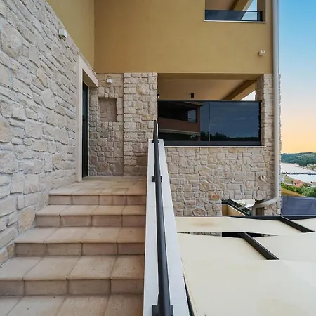 Teona Luxury With Jacuzzi And Terrace Sea View, First Floor Apartmán *