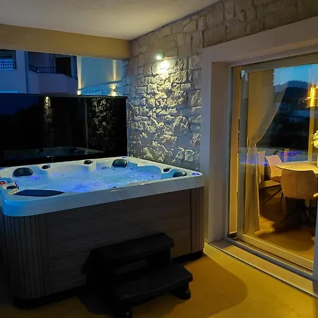Teona Luxury With Jacuzzi And Terrace Sea View, First Floor *