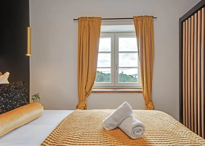 Teona Luxury With 2 And Terrace Sea View Sali