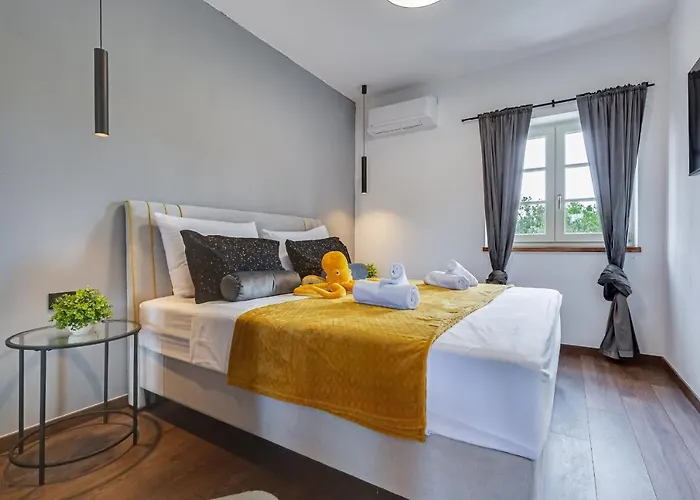 Appartamento Teona Luxury With 2 And Terrace Sea View Sali