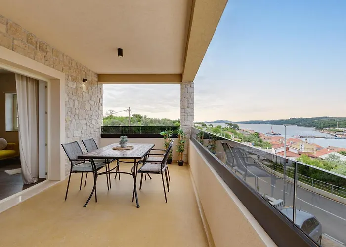 Teona Luxury With 2 And Terrace Sea View Сали