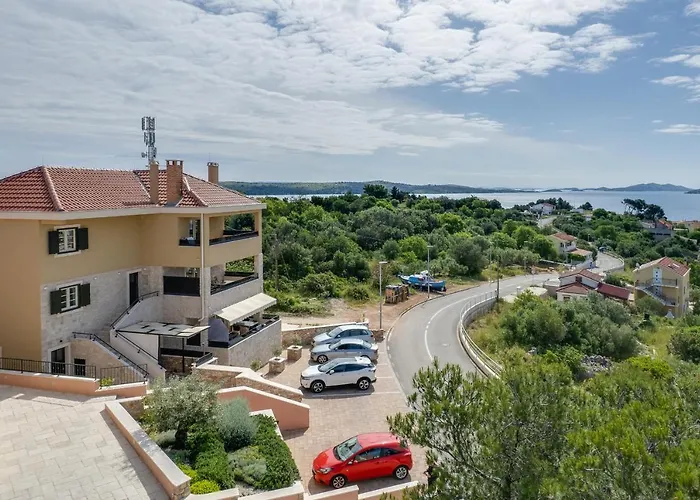 Teona Luxury With 2 And Terrace Sea View